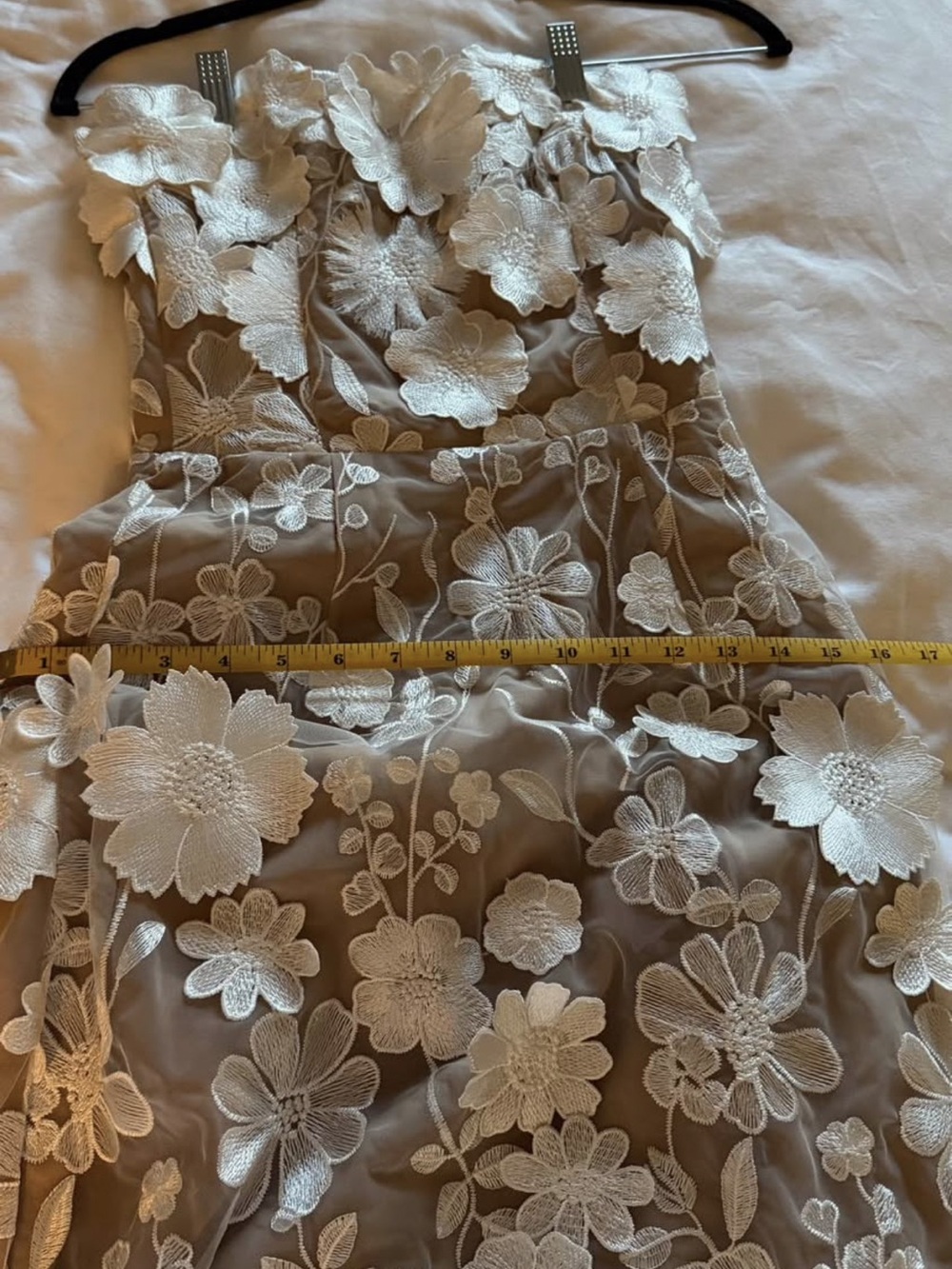 Elliat White Floral Appliqué Dress - Picture 7 of 8